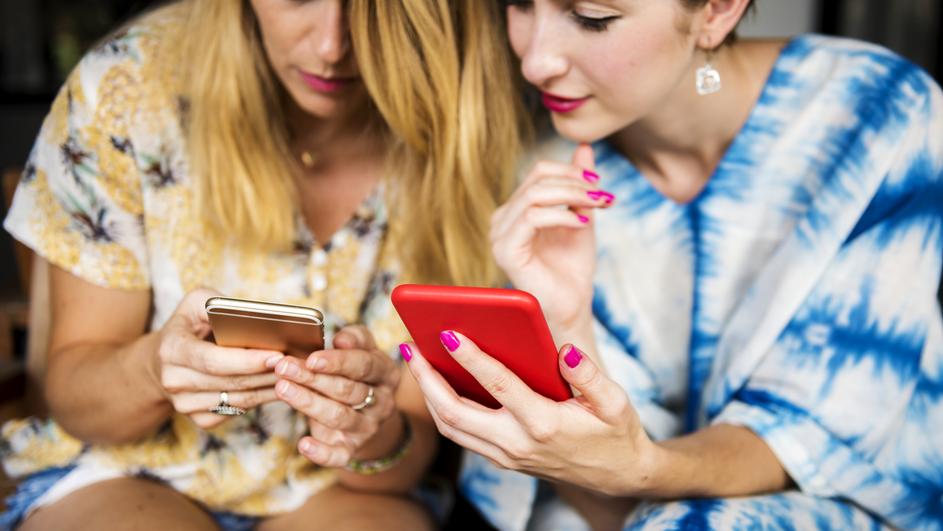 Otkrili da nas prisluškuju i kroz stotine aplikacija na telefonima