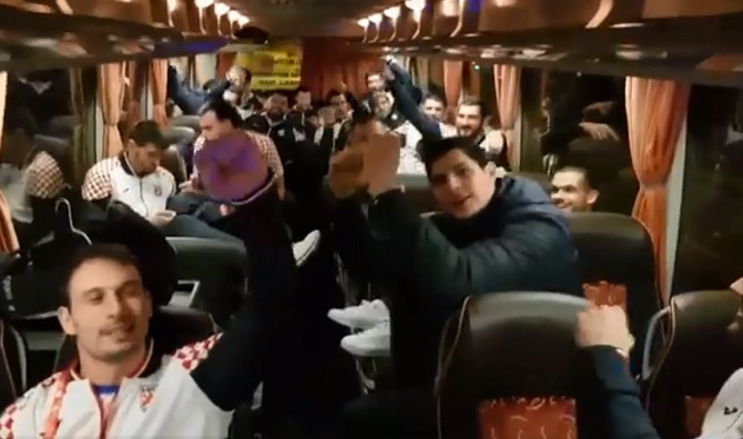 Pogledajte kako rukometni reprezentativci Hrvatske pjevaju Ponosna moja je zemlja Hercegovina