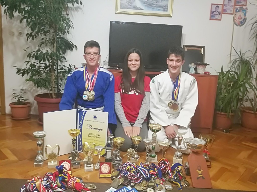 Mostar: Kad su iz rodilišta iznijeli trojke, ni slutili nisu da kući nose državne prvake