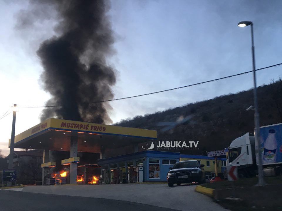 Automobil izgorio na vrhu Žovnice