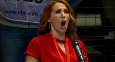 Navijači nezadovoljni nastupom pjevačice na rukometnoj utakmici