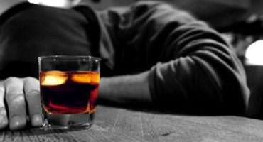 Hercegovac popio čašu više i rekao svojoj ženi : Gospođo, pustite me na miru, ja sam oženjen