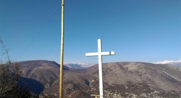 Mostar: Na brdu Orlovac oskvrnavljeni križ i spomenik hrvatskim braniteljima