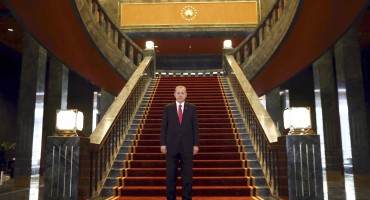 Recep Tayyip Erdogan, Bijela palača