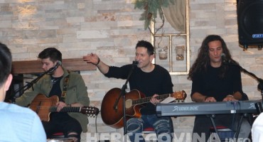 Pogledajte kako je Tiho u Međugorju čestitao Mirjani rođendan 