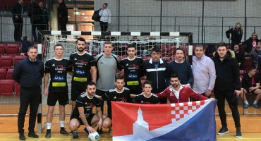 Momčad humanitarne udruge fra Mladen Hrkać na malonogometnom turniru Futsal Topas Z Cup u Stuttgart-u