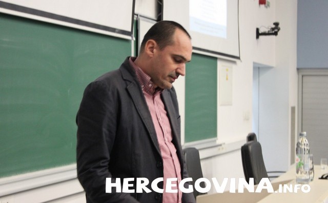 Predstavljena knjiga 'Teorija helikoptera'