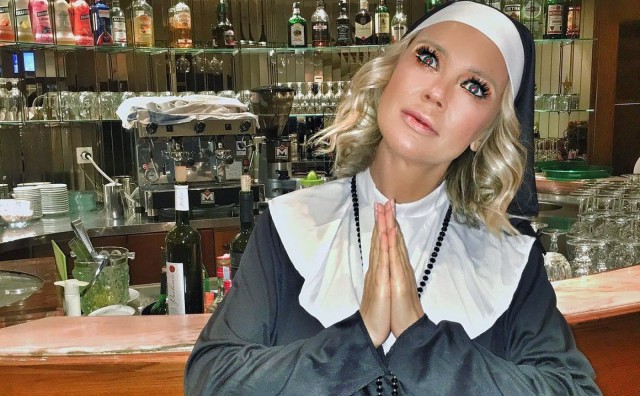 Redovnica Maja Šuput? Pjevačica pozvala sve na misu