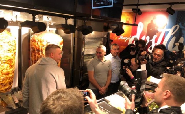 Njemački nogometaš Lukas Podolski otvorio kebab restoran u rodnom Kelnu
