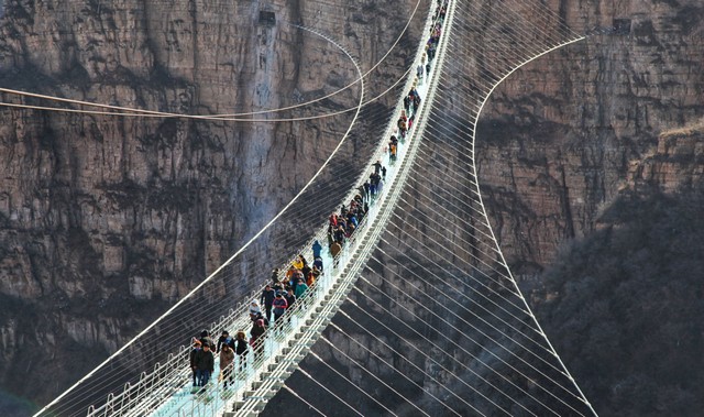 Ovo je najdulji stakleni viseći most na svijetu