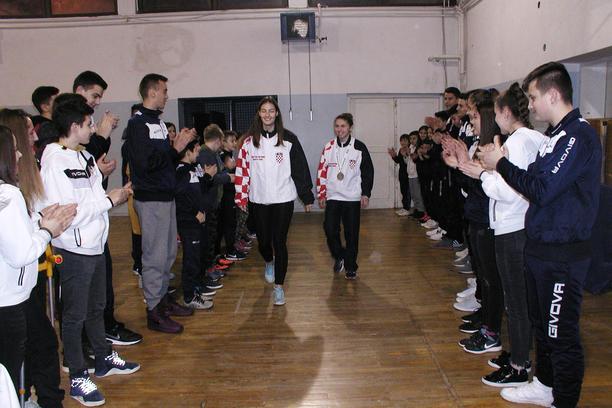 Veličanstven doček čitlučkim karatašicama