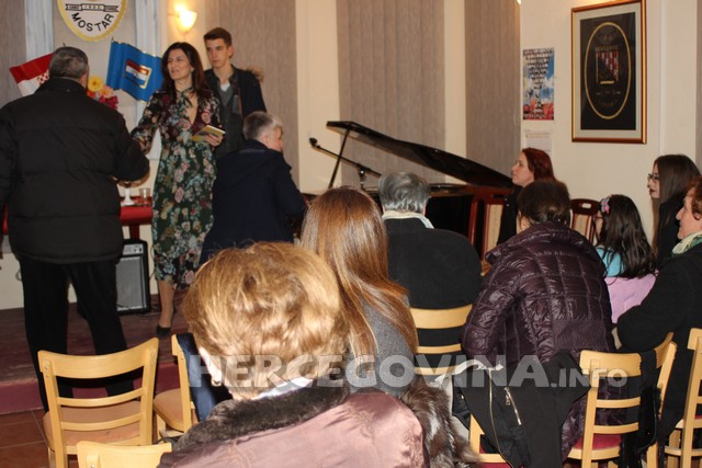 Mostar: U dvorani HKD Napredak održana večer ljubavne poezije Anite Martinac