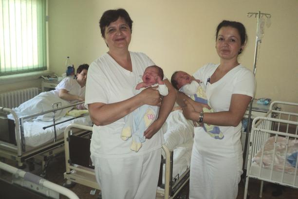 Muž jedne rodilje pištoljem nam je prijetio da nećemo preživjeti ako što krene po zlu