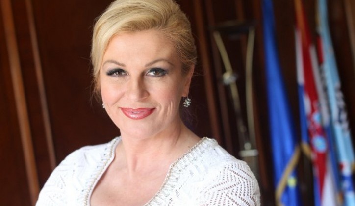 U Rusiji prodaju babuške s likom Kolinde Grabar-Kitarović u nogometnom dresu!