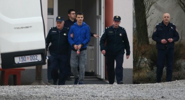 Dečko brutalno ubijene Kristine nije se pojavio na sudu, isključena javnost iz sudnice