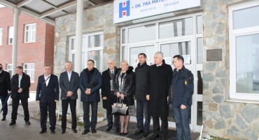Dragan Čović sa izaslanstvom HDZ-a BiH posjetio Hrvatsku bolnicu dr. fra Mato Nikolić