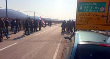 Branitelji blokirali veliki broj prometnica u FBiH