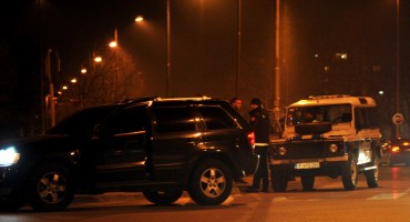 Na zgradu američkog veleposlanstva bombu bacio bivši vojnik? 