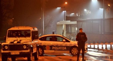 Bačena bomba na Veleposlanstvo SAD u Podgorici, napadač se ubio