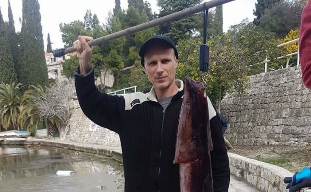 Samo je htio prošetati i baciti smeće: Ribar iz Cavtata dobio bitku s monstruoznim primjerkom iz dubina