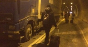 Zbog blokade prometa mostarski studenti na – 15 stupnjeva pješačili prema Sarajevu