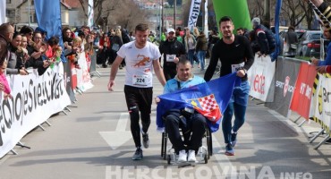 Završen spektakularni drugi mostarski polumaraton