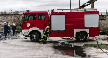 Vrhunska usklađenost Aluminijevih i profesionalnih vatrogasaca, te mostarske hitne pomoći