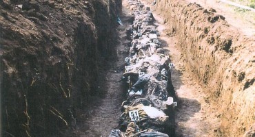 Hrvati mučeni i ubijani s bijelim trakama oko ruku 