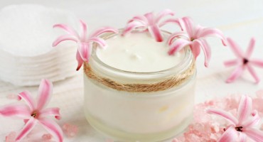 Domaća krema za lice - najbolji preparat koji možete nanijeti na svoju kožu