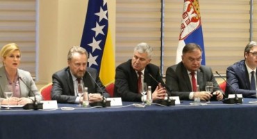 Analitičari: Jedan političar na mostarskoj trilaterali djelovao kao uljez