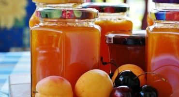 Kako otvoriti teglu kad neće ni na jednu stranu?