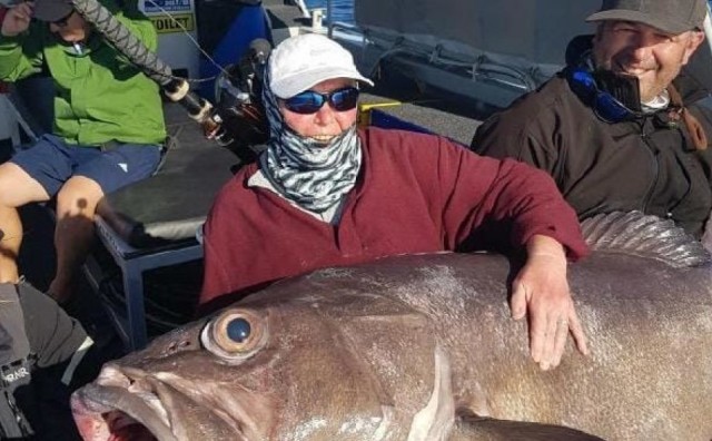 Žena (68) ulovila čudovišnu ribu tešku 60 kilograma