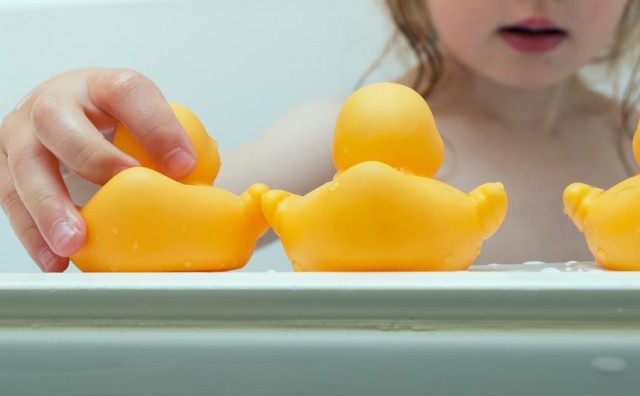 Leglo bakterija, a vaše dijete se s njima igra za vrijeme kupanja 