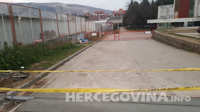  Sumrak sporta u Mostaru: Košarkaše dočekao katanac na ulaz u dvoranu
