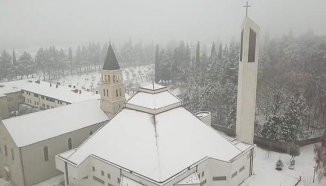 Ljubuški pod snijegom snimljen iz zraka