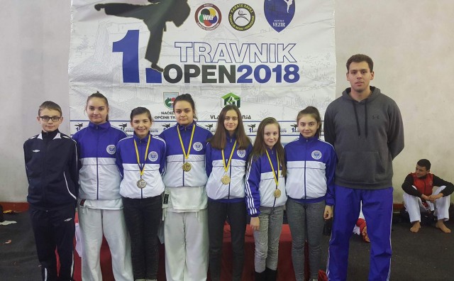 3 zlata za karate klub Zrinjski na 1. Travnik Open