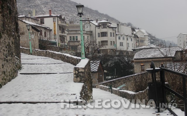 snijeg stari most