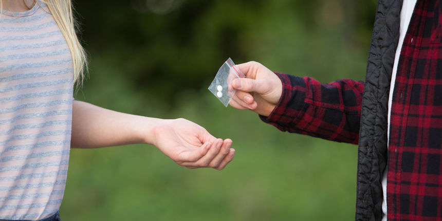 Na ulici se pojavila nova sintetička droga: u samo tri dana u osječkoj bolnici završilo šest maloljetnika!