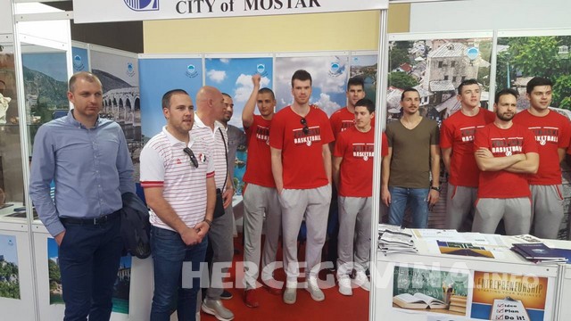HKK Zrinjski se na Mostarskom sajmu zahvalio sponzorima na potpori.