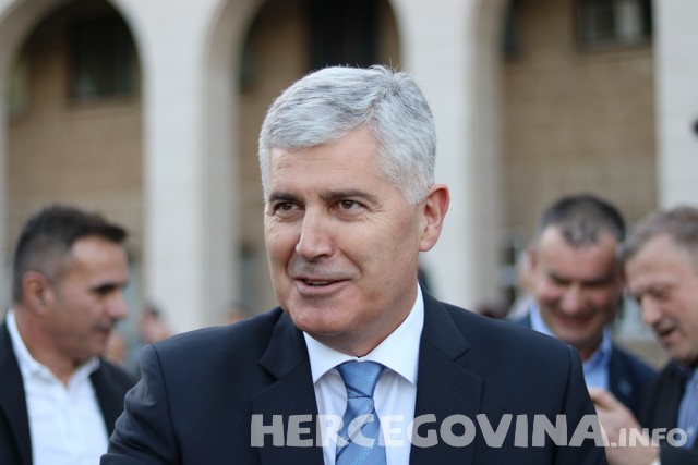 Mostar: Svečano obilježena 26. obljetnica utemeljena HVO-a