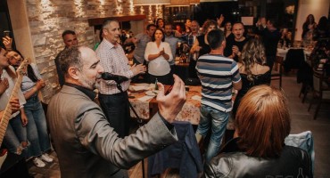 Restoran Wine Bar Regina Međugorje: Dražen Zečić oduševio vinom i pjesmom