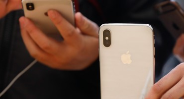 Apple priprema iPhone s tri kamere i 5x optičkim zumom