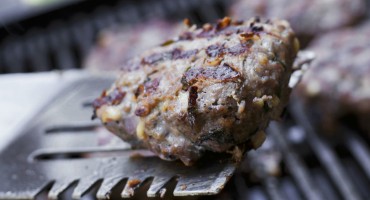 5 grešaka zbog kojih meso s roštilja ispada loše
