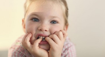 Kako pomoći djetetu da prestane gristi nokte?