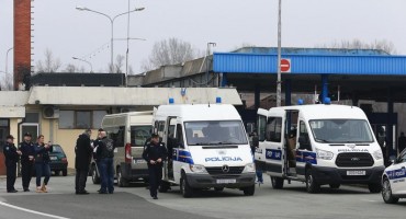 U Hrvatsku pokušao prokrijumčariti 3.300 komada tableta i 45 ampula