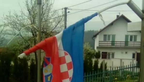 U naselju Donja Večeriska kod Viteza oštećen spomenik poginulim hrvatskim braniteljima