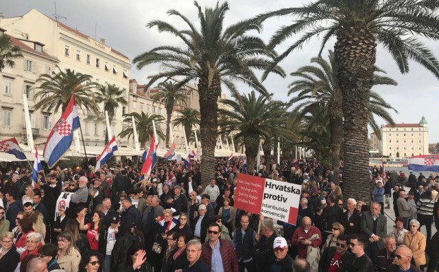 Desetci tisuća okupljenih u Splitu: ‘Podignite ruku PROTIV ratifikacije Istanbulske konvencije i zaštitite narod’