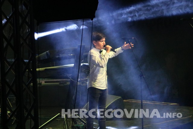 Popularni Dražen Zečić održao koncert u Ljubuškom