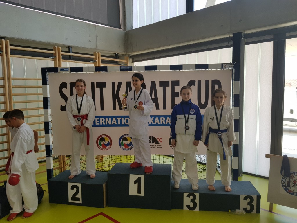 5 odličja za Karate klub Zrinjski na Karate Kupu Split