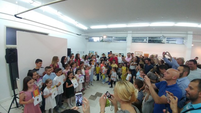 Mostar: Održana izložba polaznika tečaja slikanja Crtamo i slikamo